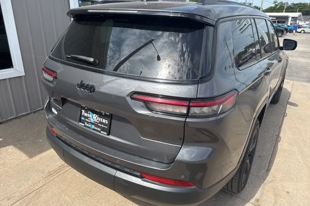 2021 Jeep Grand Cherokee Altitude photo 1