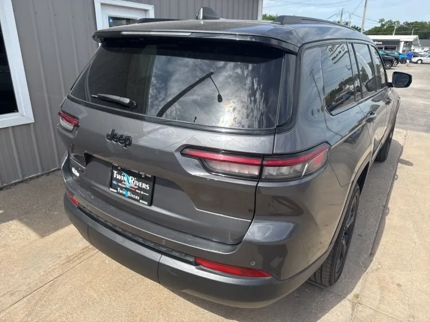 2021 Jeep Grand Cherokee Altitude photo 1