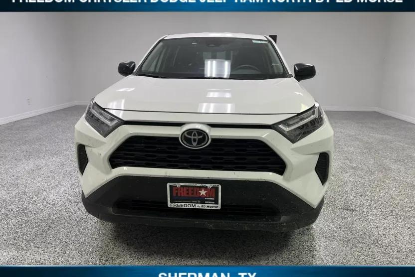 2025 Toyota RAV4 LE photo 1