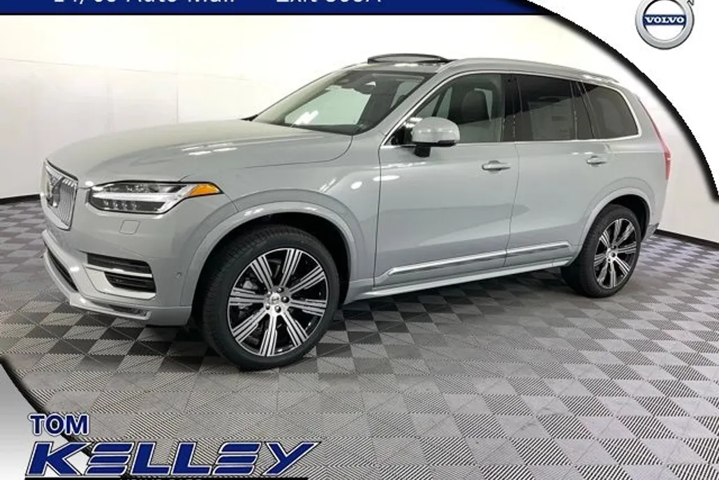 2025 Volvo XC90 Plus photo 1