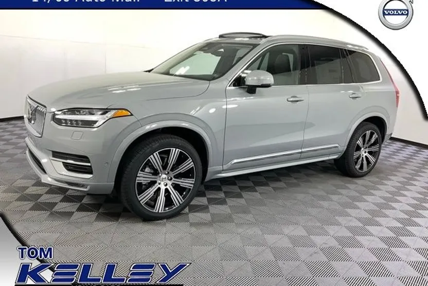 2025 Volvo XC90 Plus photo 1