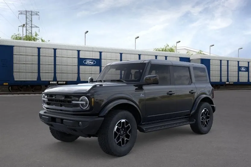 2025 Ford Bronco Outer Banks photo 1
