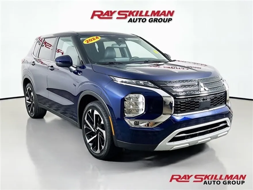 2024 Mitsubishi Outlander SE photo 1