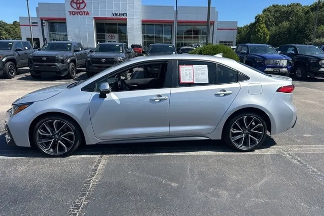 2022 Toyota Corolla SE photo 1