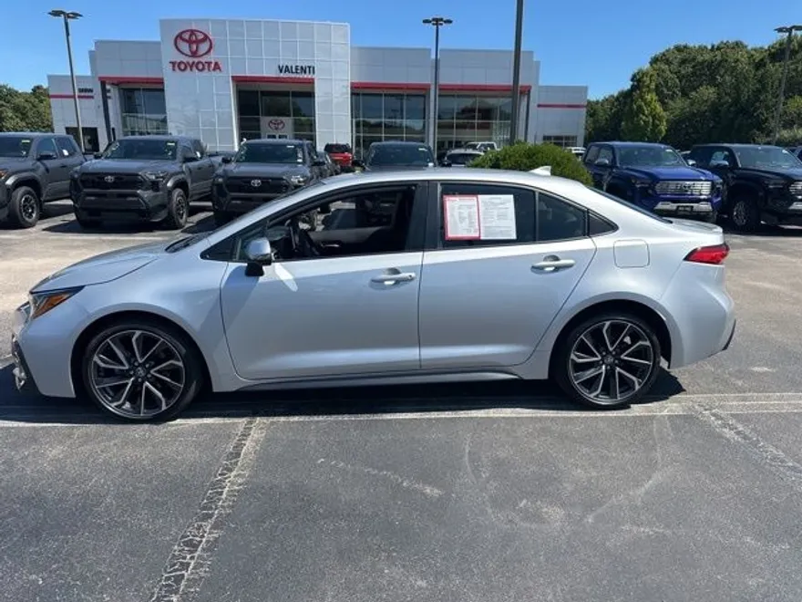 2022 Toyota Corolla SE photo 1
