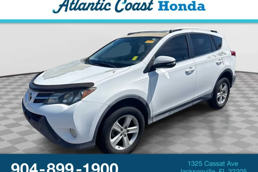 2014 Toyota RAV4 XLE photo 1