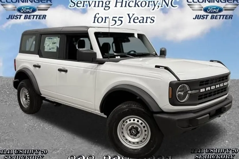 2025 Ford Bronco Base photo 1