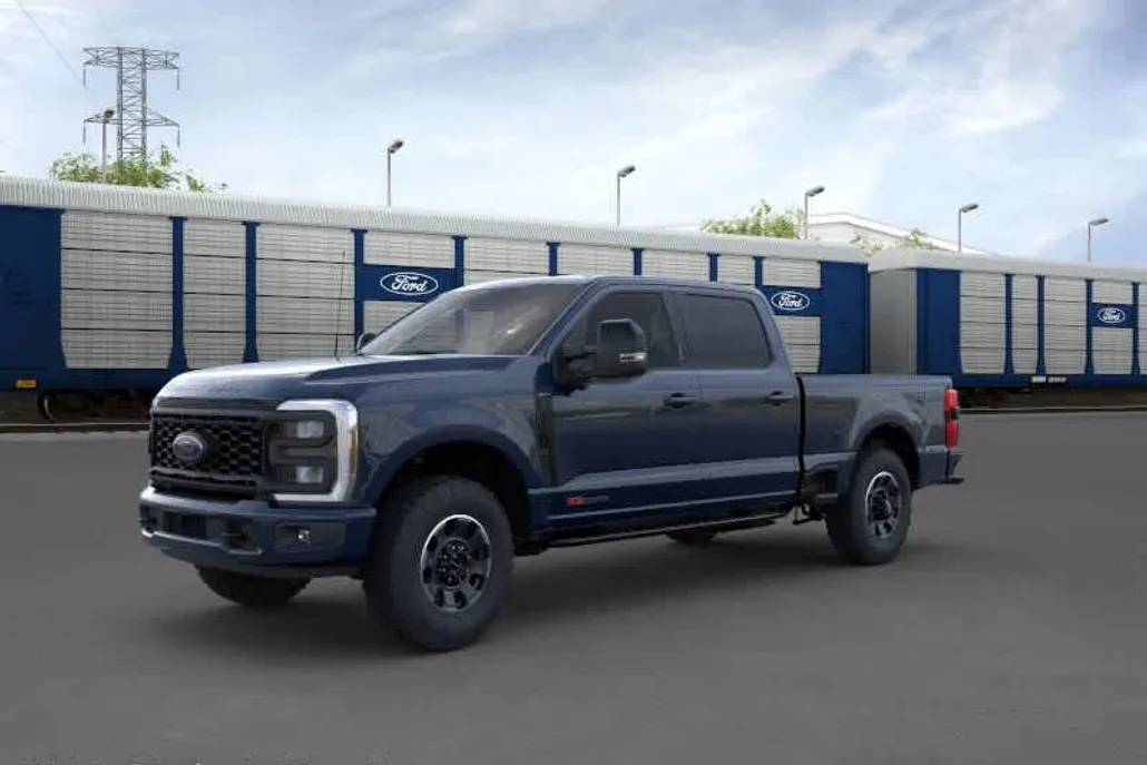 2025 Ford F-250 Lariat photo 1