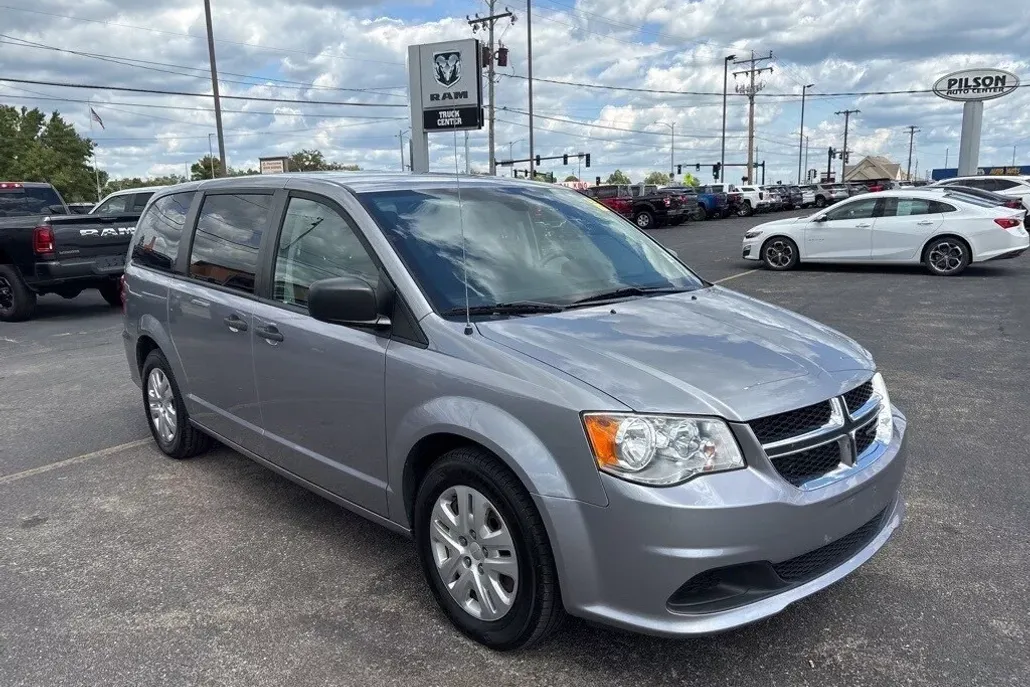 2019 Dodge Grand Caravan SE photo 1