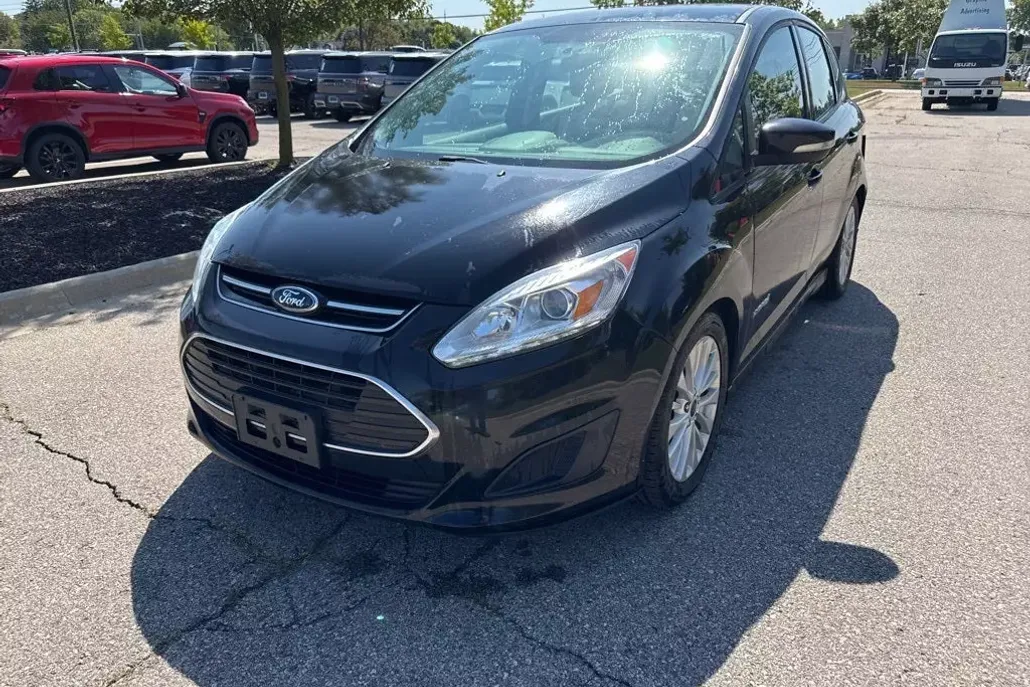 2017 Ford C-Max Hybrid SE photo 1