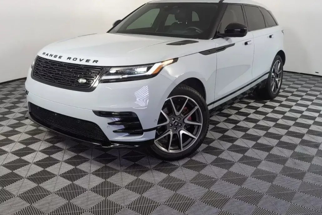 2025 Land Rover Range Rover Velar SE photo 1