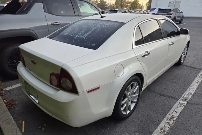2011 Chevrolet Malibu LTZ photo 1