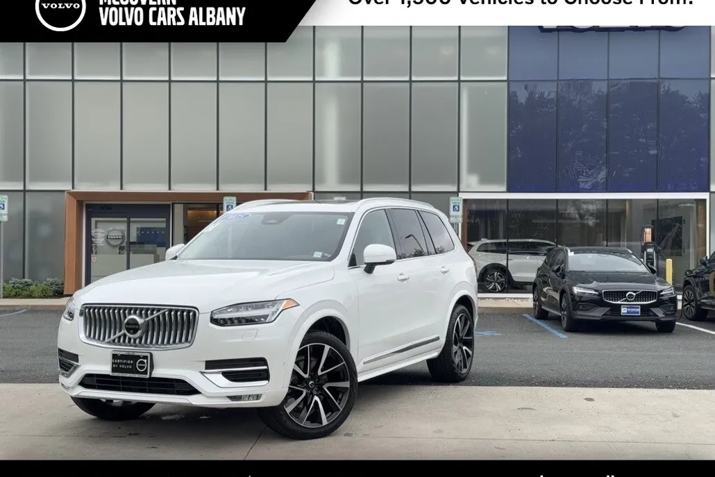 2025 Volvo XC90 B5 Plus photo 1