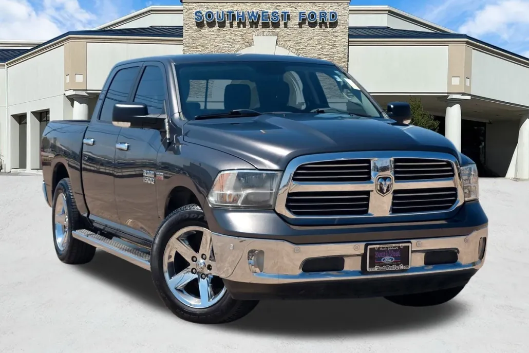 2015 Ram 1500 SLT photo 1