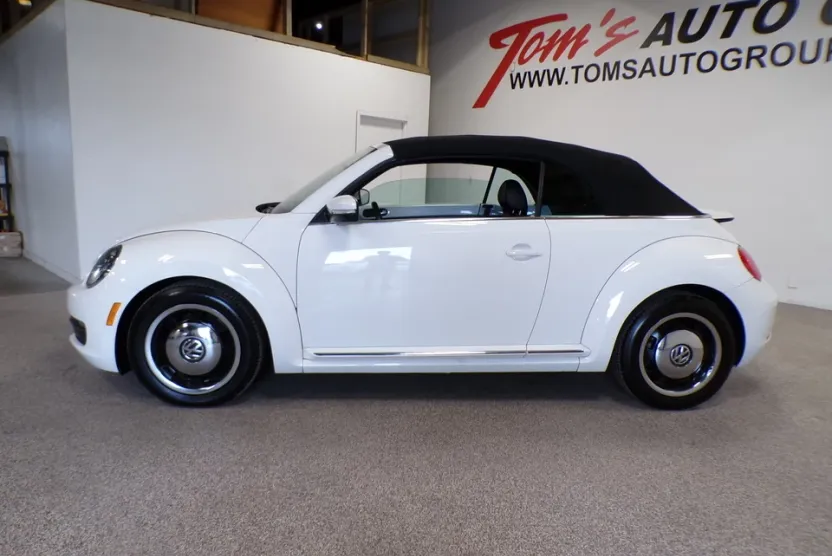 2013 Volkswagen Beetle 2.5L photo 1