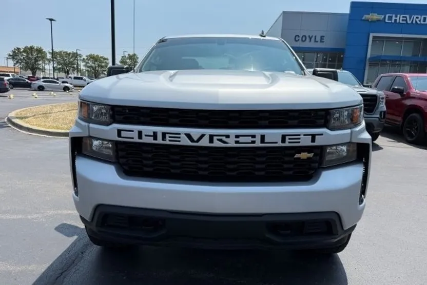 2021 Chevrolet Silverado 1500 Custom photo 1