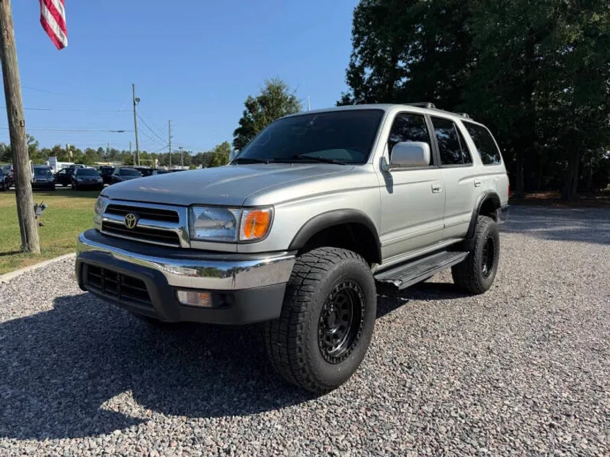 1999 Toyota 4Runner SR5 V6 photo 1