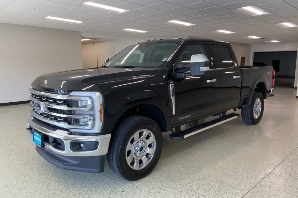 2025 Ford F-350 Lariat photo 1