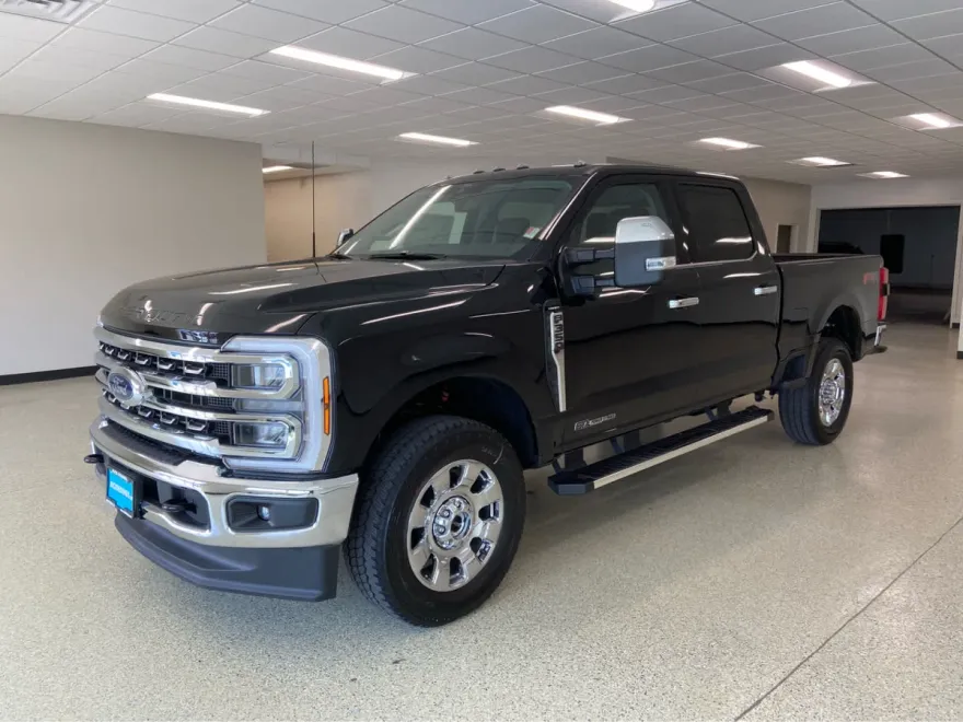 2025 Ford F-350 Lariat photo 1