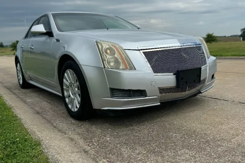 2010 Cadillac CTS Luxury photo 1