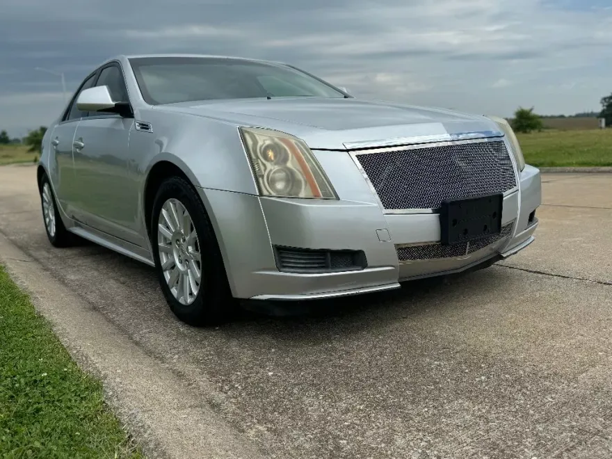 2010 Cadillac CTS Luxury photo 1