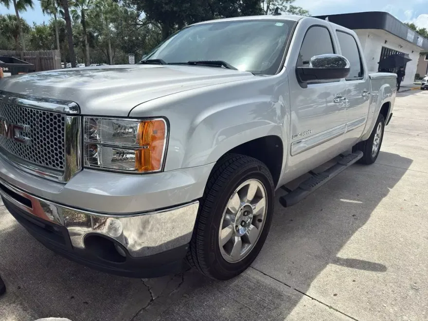 2011 Gmc Sierra 1500 SLE photo 1