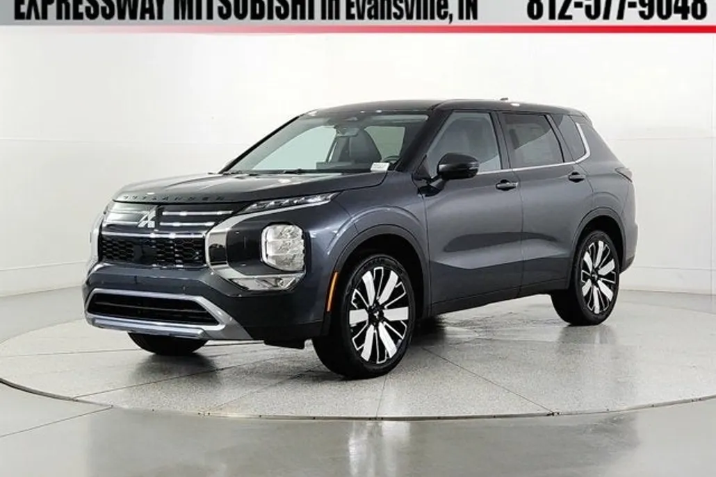 2025 Mitsubishi Outlander SE photo 1