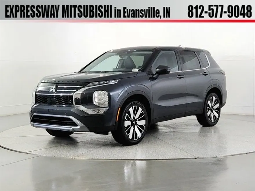 2025 Mitsubishi Outlander SE photo 1