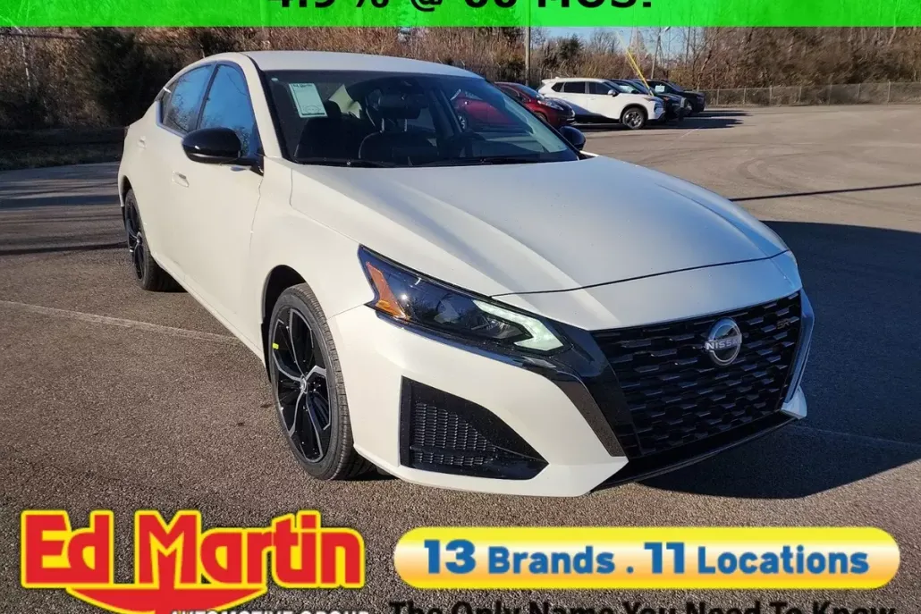 2025 Nissan Altima SR photo 1