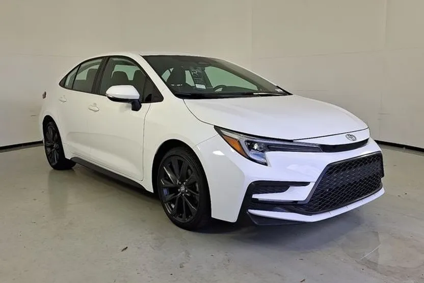 2024 Toyota Corolla SE photo 1