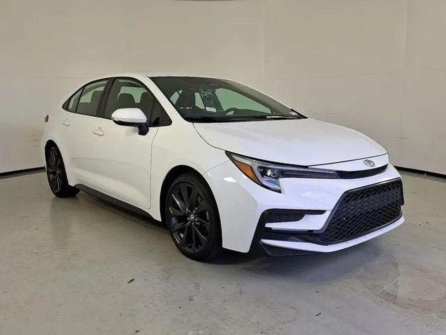 2024 Toyota Corolla SE photo 1