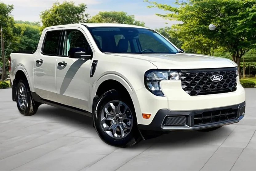 2025 Ford Maverick XLT photo 1