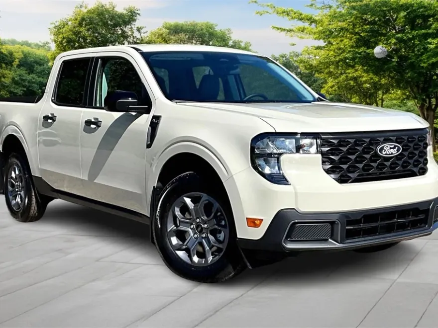 2025 Ford Maverick XLT photo 1