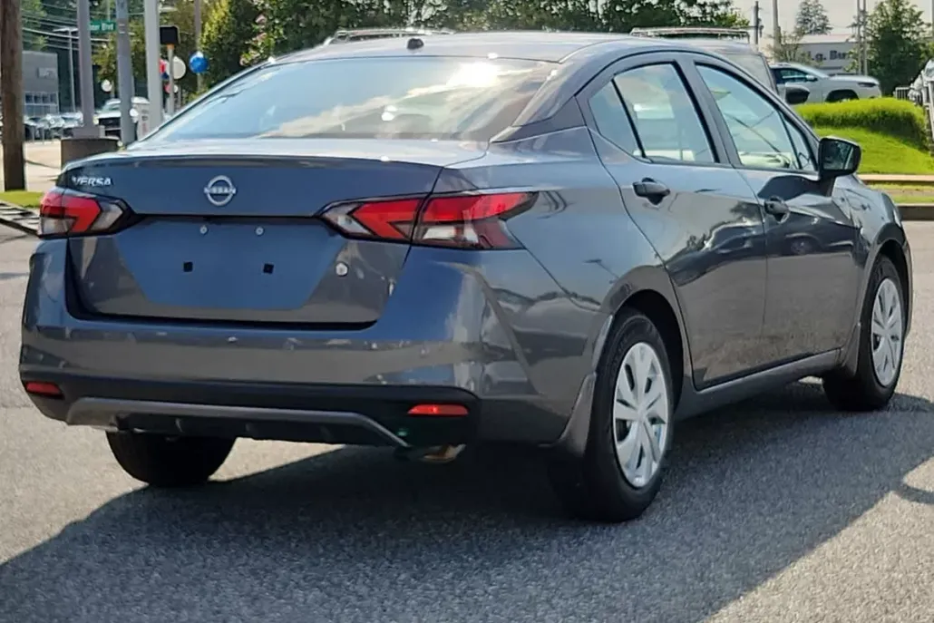 2025 Nissan Versa S photo 1