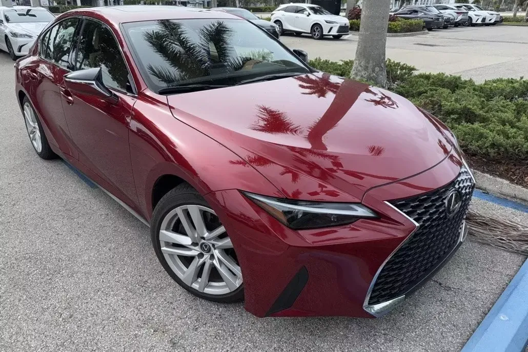 2023 Lexus IS 300 photo 1
