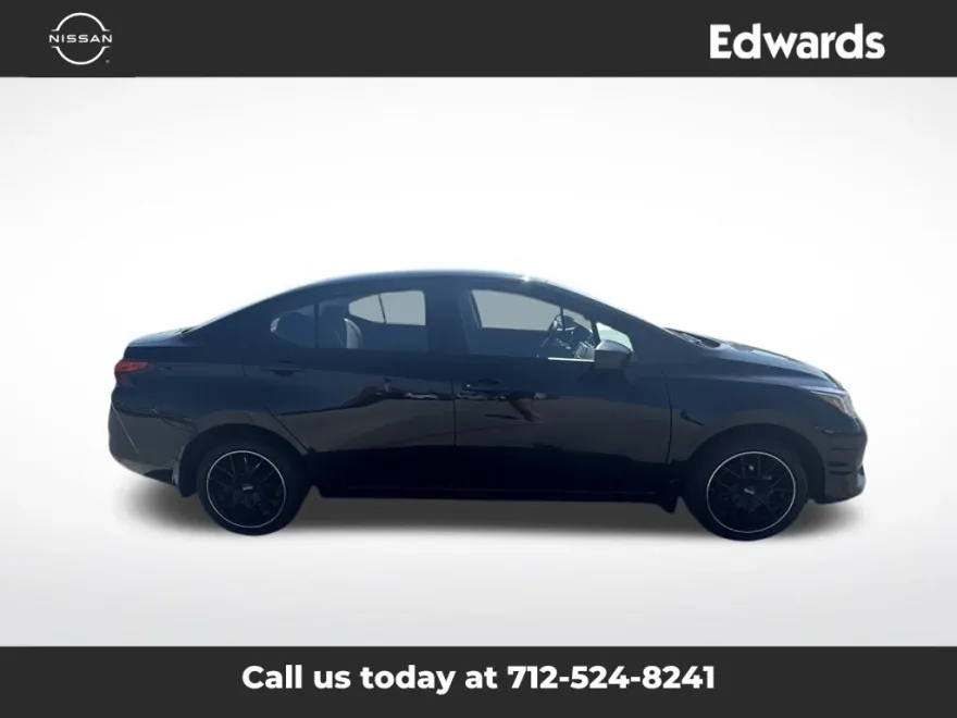 2024 Nissan Versa 1.6 S photo 1