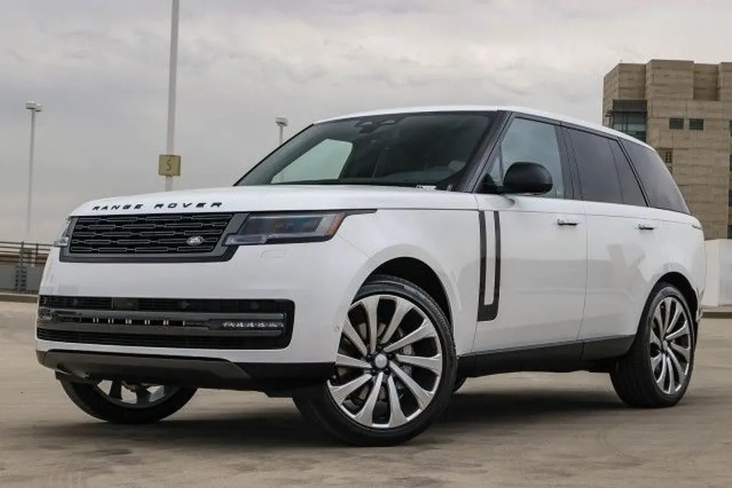 2025 Land Rover Range Rover SE photo 1