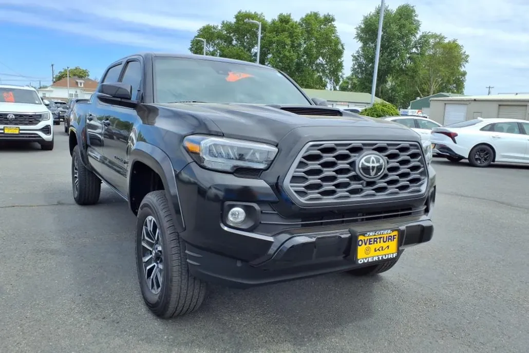 2023 Toyota Tacoma TRD photo 1