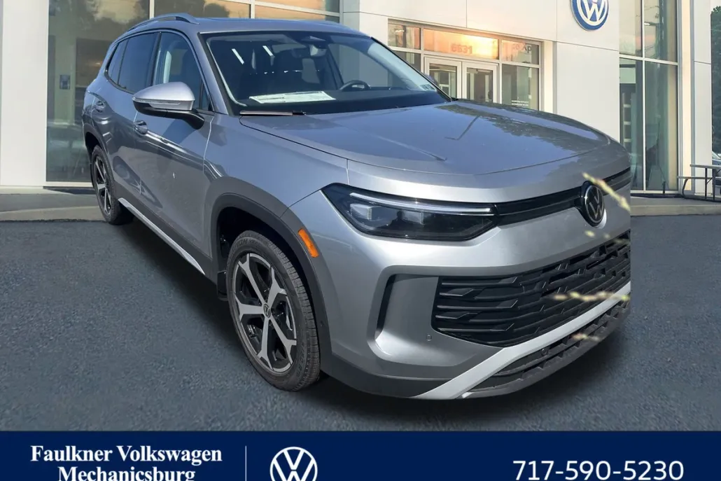 2025 Volkswagen Tiguan SE photo 1