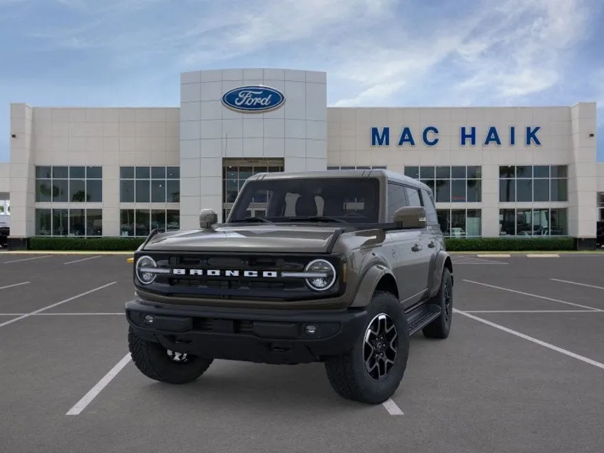 2025 Ford Bronco Outer Banks photo 1