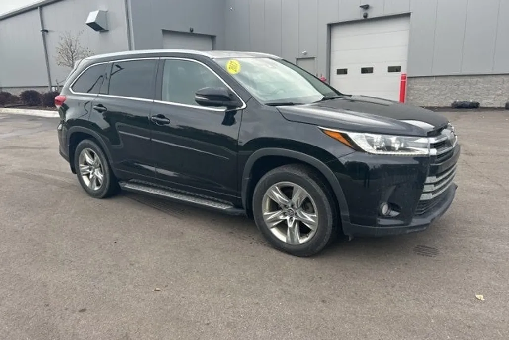 2017 Toyota Highlander Limited photo 1