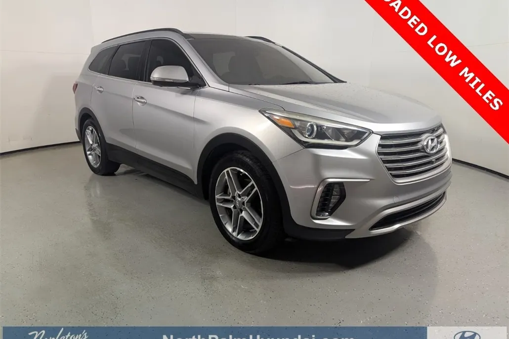 2017 Hyundai Santa Fe SE Ultimate photo 1