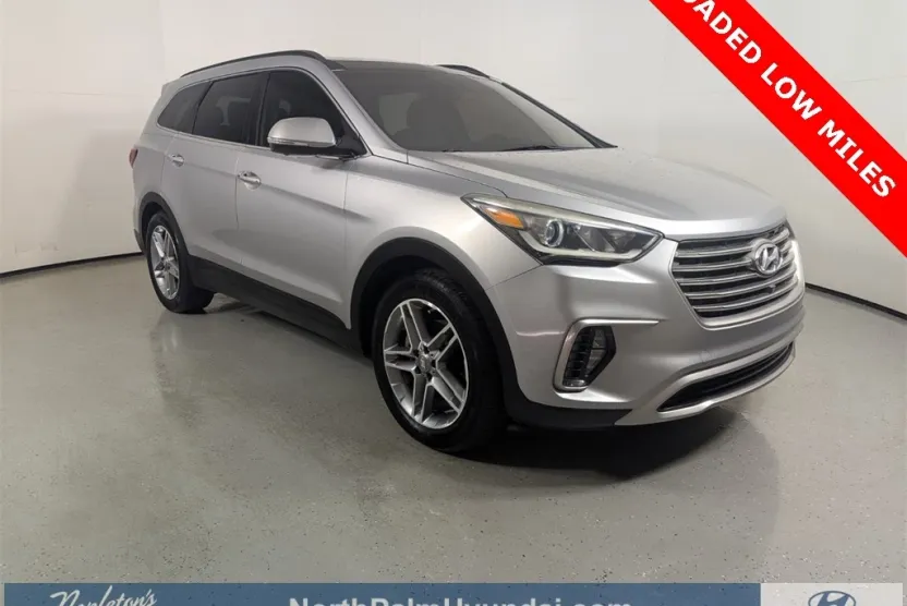 2017 Hyundai Santa Fe SE Ultimate photo 1