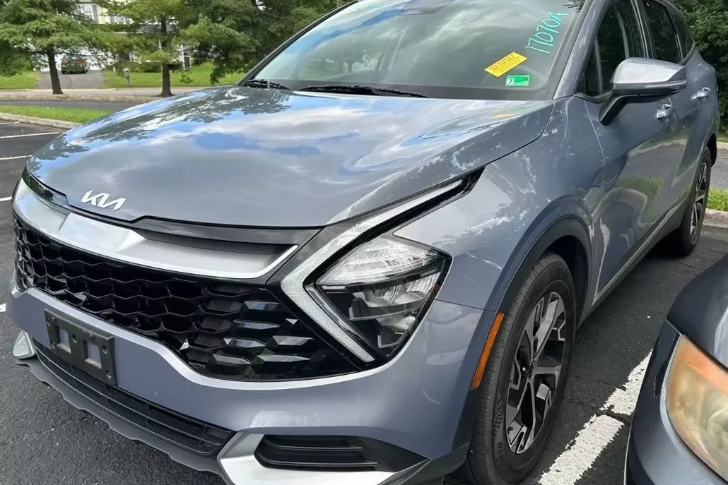 2023 Kia Sportage EX photo 1