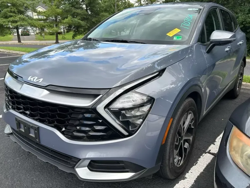 2023 Kia Sportage EX photo 1
