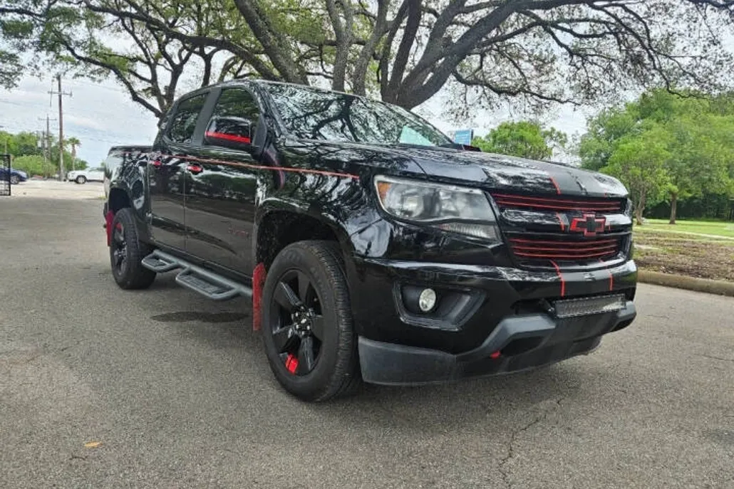 2018 Chevrolet Colorado LT photo 1