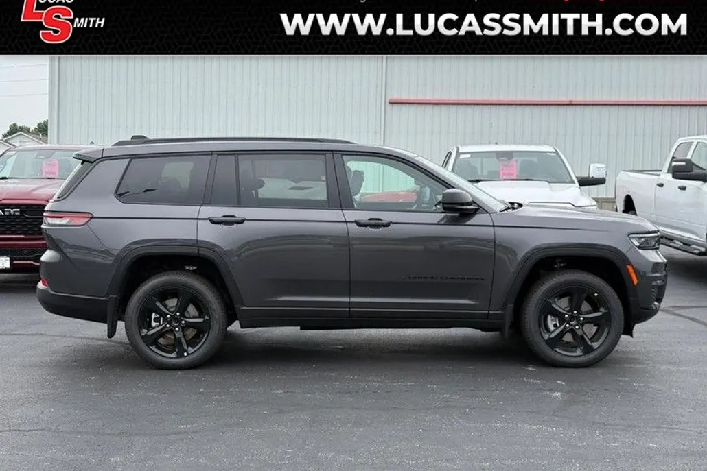 2025 Jeep Grand Cherokee Limited photo 1