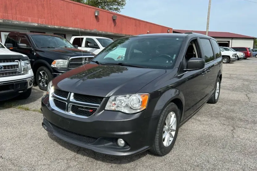 2018 Dodge Grand Caravan SXT photo 1