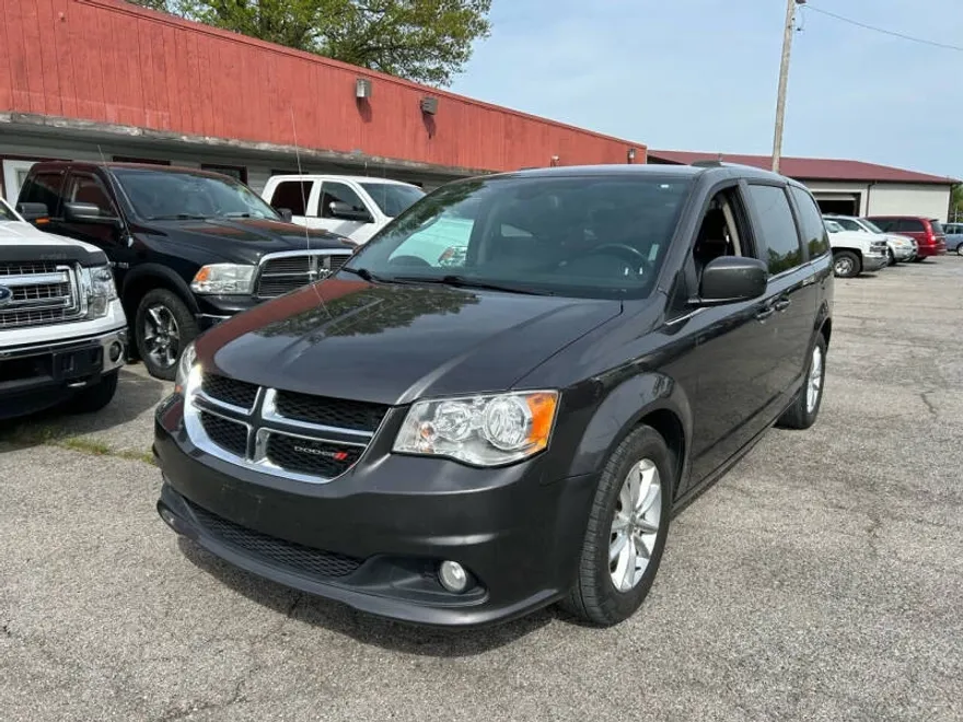 2018 Dodge Grand Caravan SXT photo 1