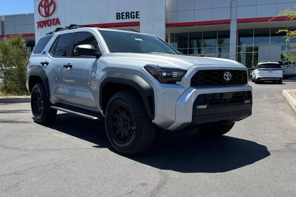 2025 Toyota 4Runner TRD Off-Road Premium photo 1
